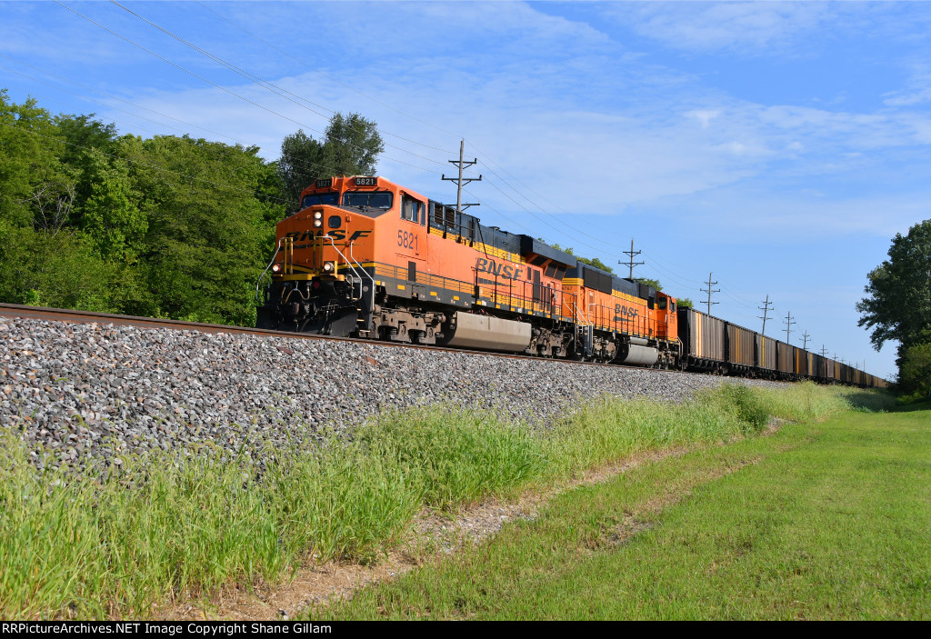 BNSF 5821